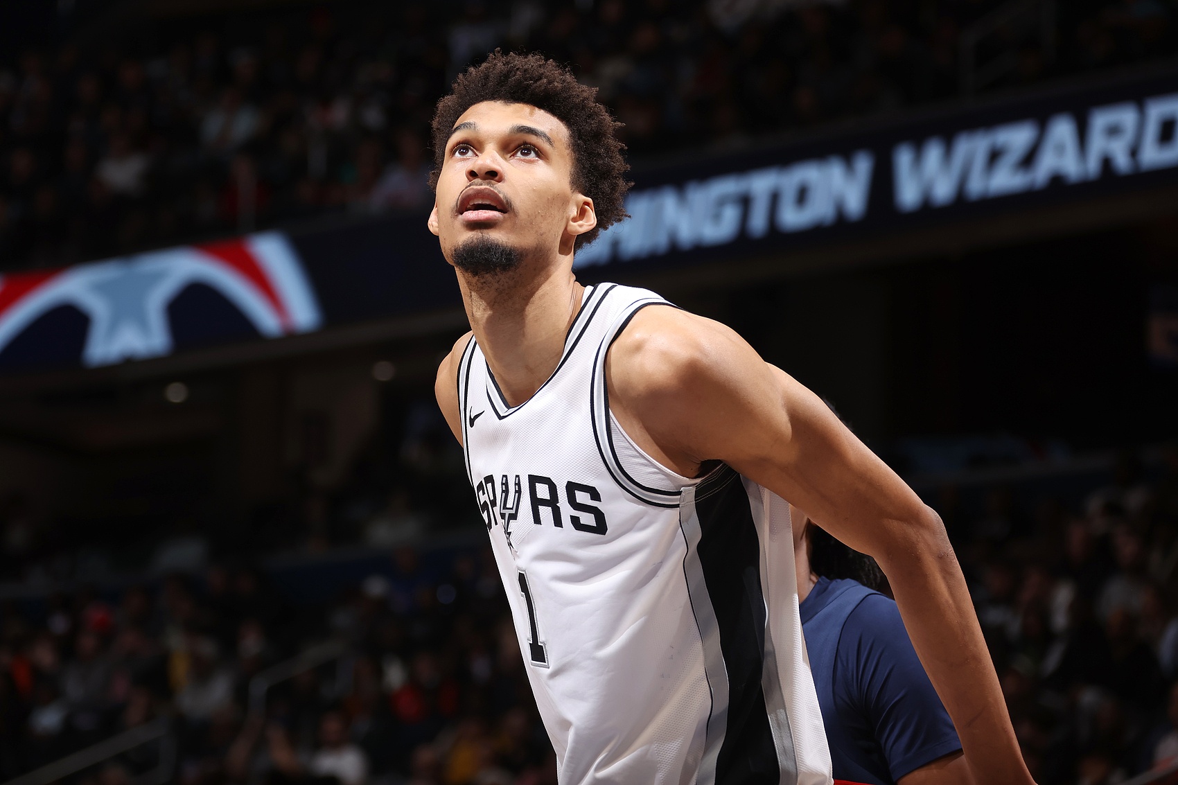 蒂格预测文班下赛季入选最佳阵容前提：健康无虞