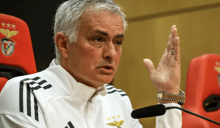 开云登录入口-大反转！穆帅突爆争议发言！矛头直指皇马，球迷：这次支持他|何塞·穆里尼奥|联赛|本菲卡足球俱乐部|皇家马德里|穆里尼奥_新浪体育_新浪新闻